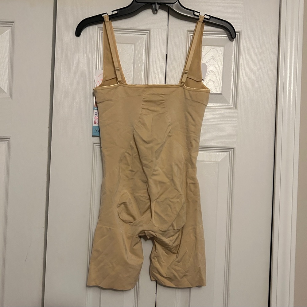 NWT Assets by Spanx open bust body suit shape wear 1X Nude Tan - Picture 12 of 12